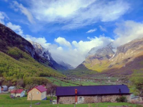 Dedushi Guesthouse &Wood Cabins-Camping Place Gusinje Dış mekan fotoğraf