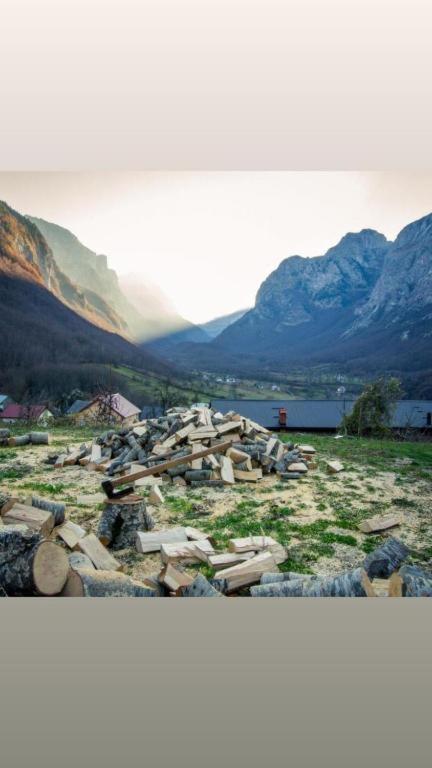 Dedushi Guesthouse &Wood Cabins-Camping Place Gusinje Dış mekan fotoğraf