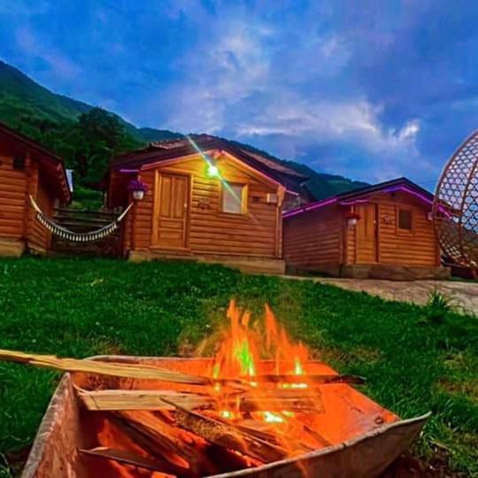 Dedushi Guesthouse &Wood Cabins-Camping Place Gusinje Dış mekan fotoğraf